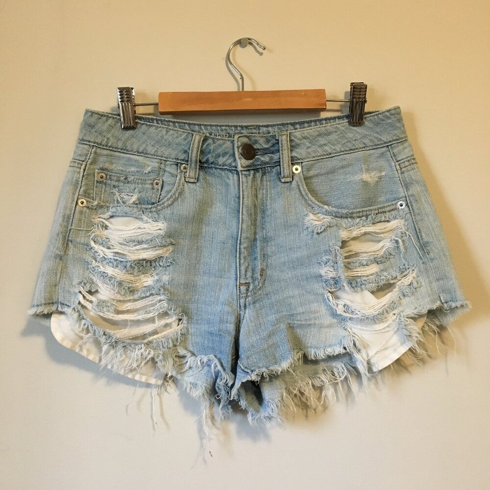 AE Live Your Life Distressed Faded Blue Denim Shorts Size 6